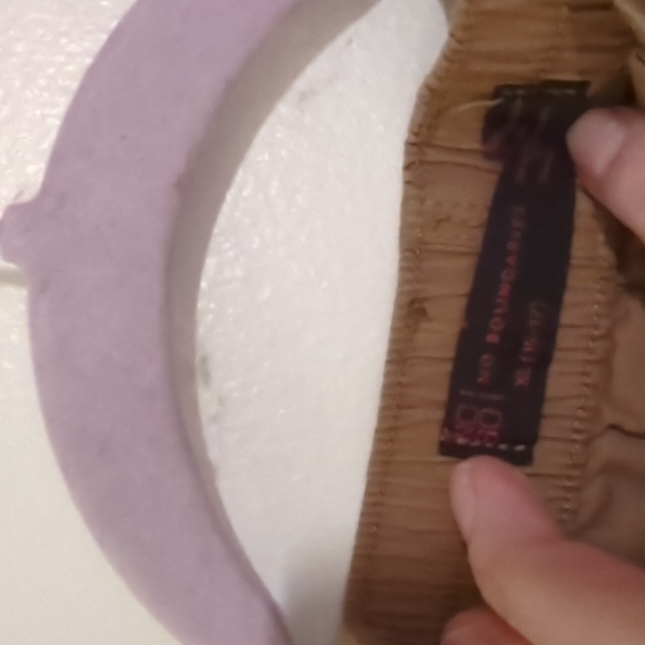 Juniors sizing wide leg khaki cargo pants, size 15/17 - Picture 4 of 5